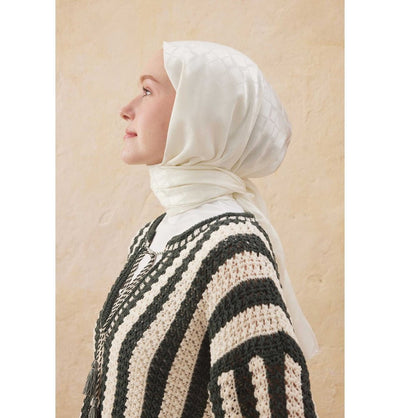 Fresh Scarf Shawl Off-White Wave Jacquard Hijab Shawl - Off-White