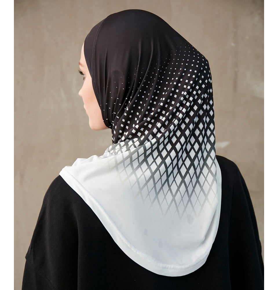 white and black hijab