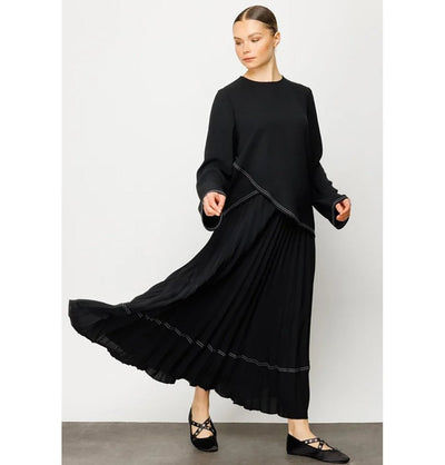 Modefa Modest Clothing Set Modest Women’s Criss Cross Top with Pleated Skirt - 241843 Black
