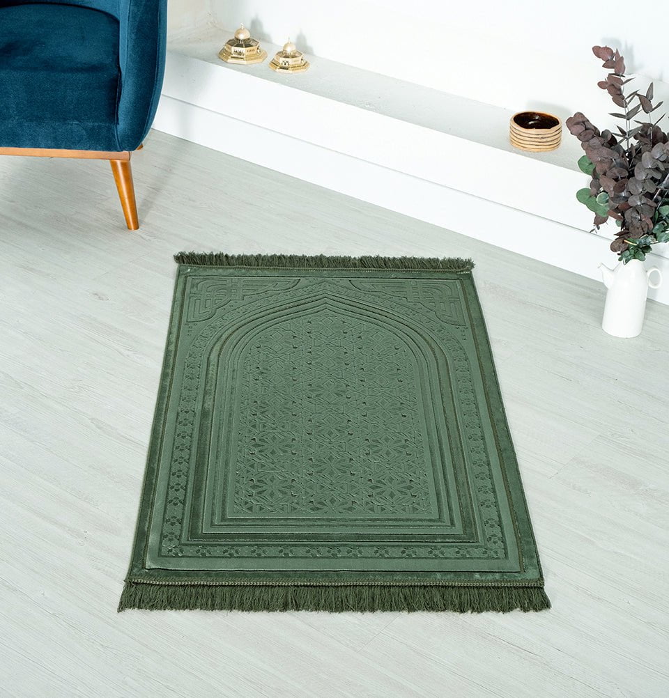 Ramadan Rugs Luxury Velvet Islamic Prayer Rug 5 Piece Ramadan Gift Set - Green