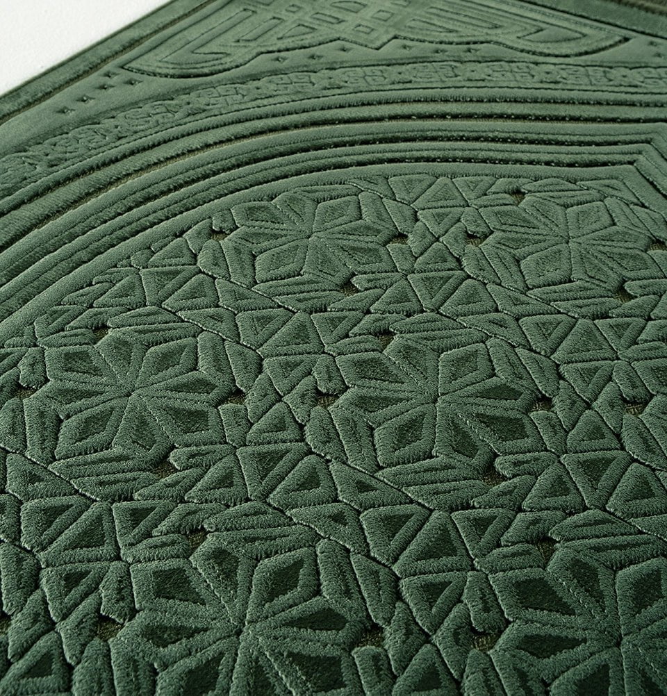Luxury Velvet Islamic Prayer Rug Najma Green