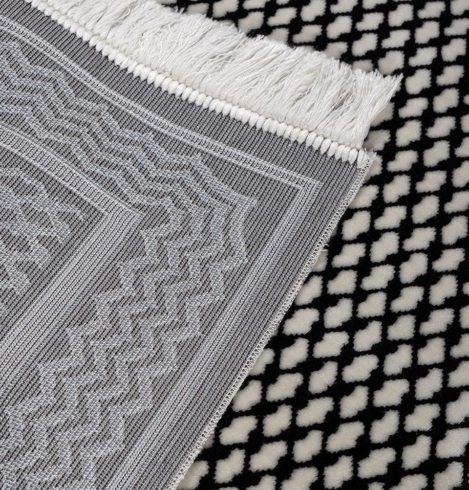 Palestinian Rugs Palestine Velvet Islamic Prayer Rug - Aqsa Black & White