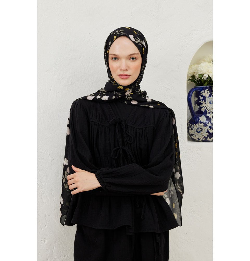 Rami Lightweight Hijab Shawl Soft Flowers - Black