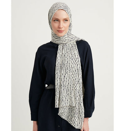 Modefa Shawl White Abstract Lines Crinkle Hijab Shawl - White