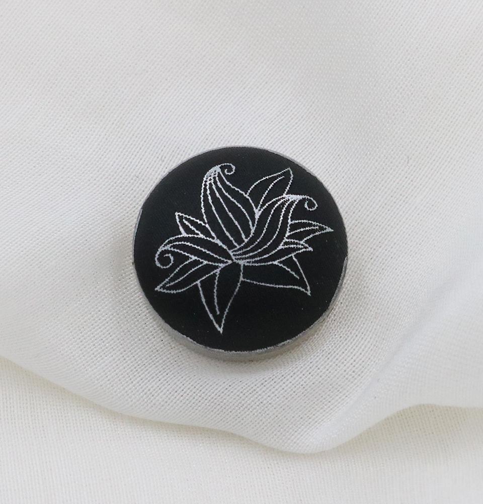 Magnetic Hijab 'Pin' Black Flora