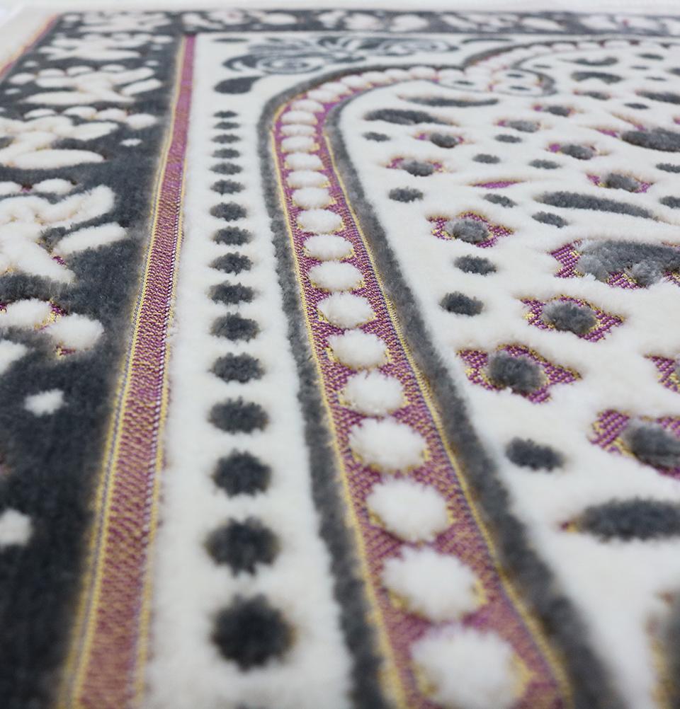 Marmara Velvet Islamic Prayer Rug - Black / Pink