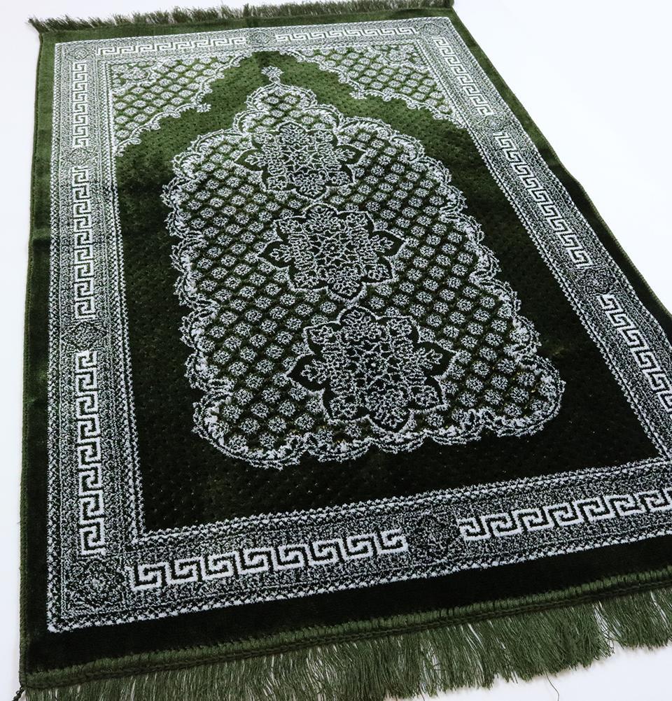 Plush Ipek Islamic Prayer Rug - Geometric Floral Green