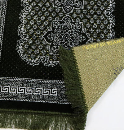 Plush Ipek Islamic Prayer Rug - Geometric Floral Green