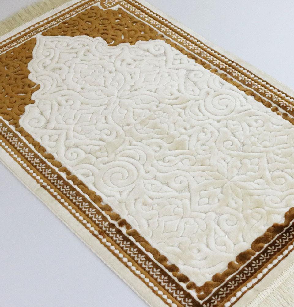 Plush Velvet Islamic Prayer Rug Sina - Simple Gold