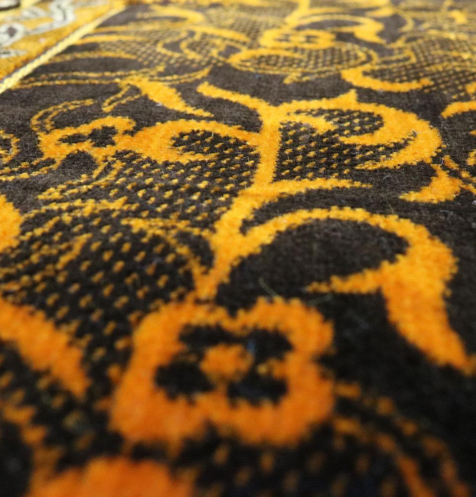 Velvet Wild Daisy Islamic Prayer Rug - Brown/Orange