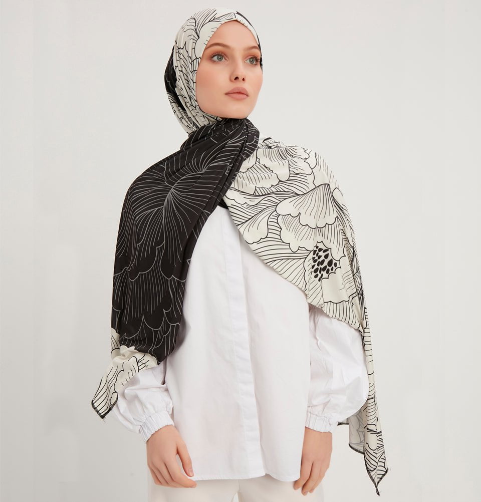 Modefa Shawl Black White Modefa Sports Hijab Shawl - Lush Garden - Black/White