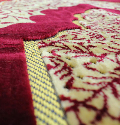 Velvet Vined Arch Islamic Prayer Rug - Red